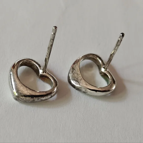 Vintage Silver Heart Earrings - Picture 8 of 9